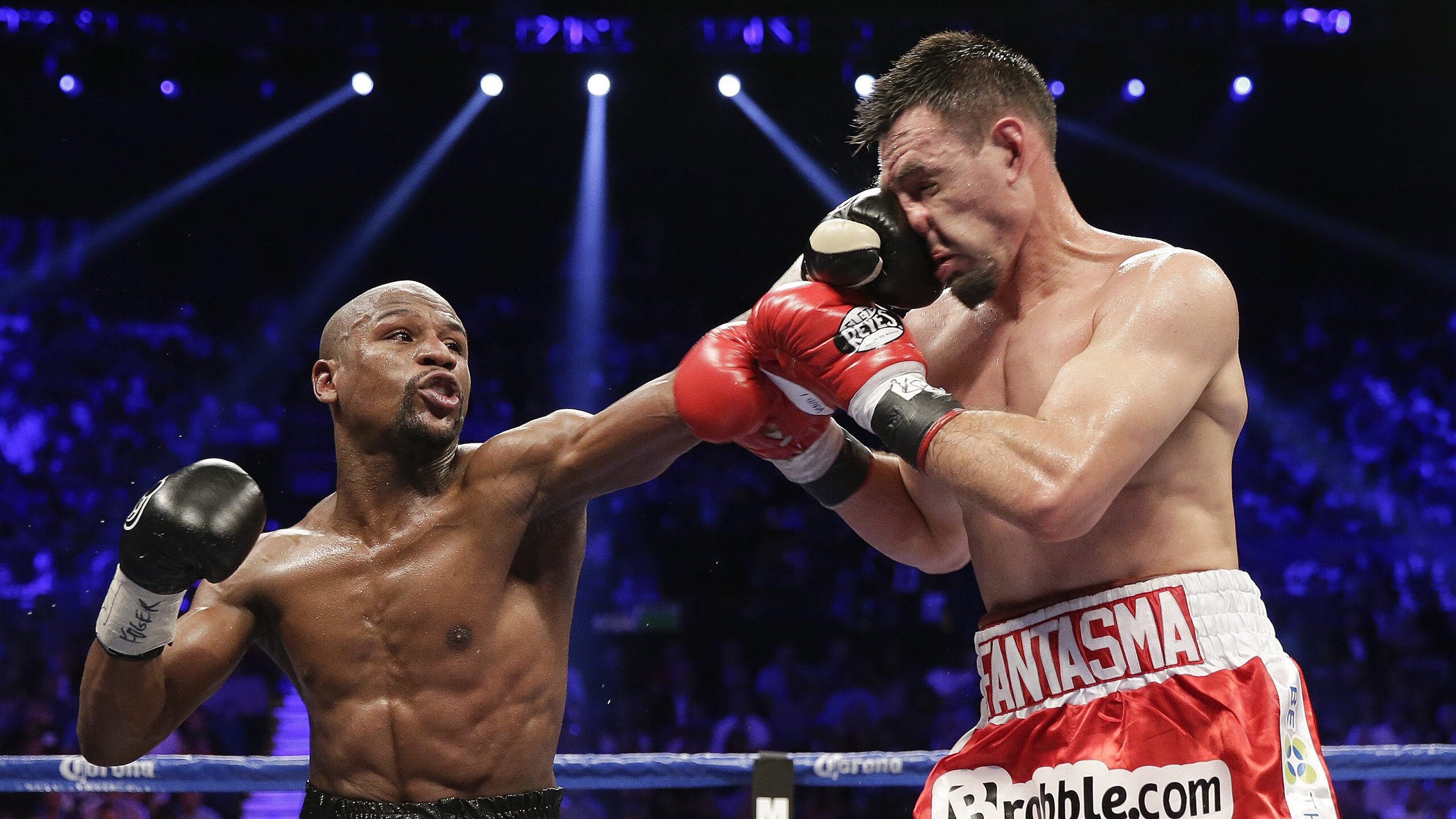 西甲国家德比之夜，法比尼奥，那个在喧嚣中雕刻寂静的人